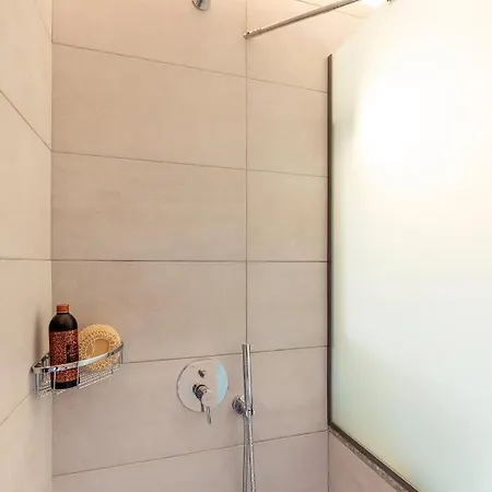 Giorgio Deluxe Ferienhaus *